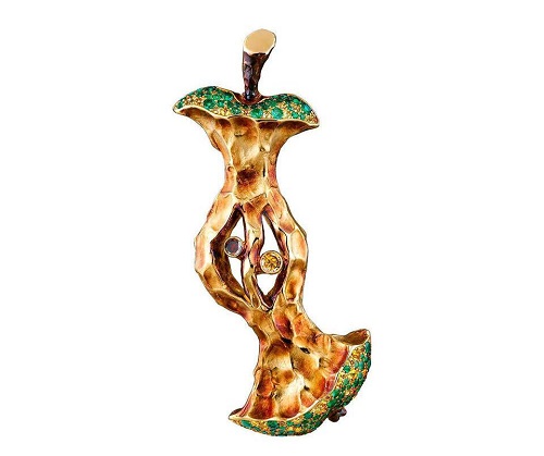 «مجوهرات الفواكه».. إكسسورات صيف 2020 بطعم مختلف!