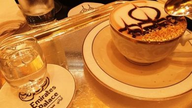 بالفيديو.. «قصر الإمارات» يقدم إلى زواره «كابتشينو بدهب عيار 24»