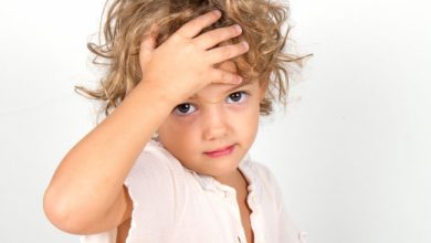 ماذا تفعلين إذا كان ابنك يعاني من الصداع المزمن ؟