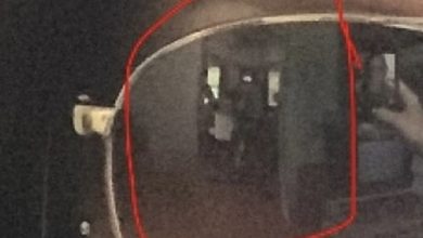 أشباح السيلفي .. سيدة تصاب بصدمة بعد رؤيتها أشباحا في صورة سيلفي