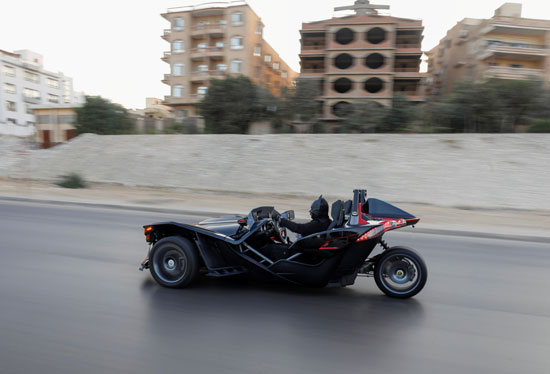 باتمان المصري.. الرجل الوطواط ينادى بارتداء الكمامة لمواجهة كورونا.. (صور)