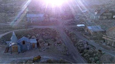 بقع الدماء تملأ مبانيها.. قصة «مدينة الأشباح» المهجورة.. (فيديو وصور)