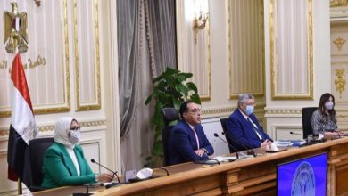 الحكومة تقرر العودة للعمل بالمواعيد الصيفية لفتح وغلق المحال والمولات