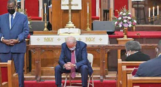 الكنيسة الأمريكية تحسم الجدل بشأن حرمان بايدن من «التناول».. تعرف على رد رئيس الأساقفة ‏