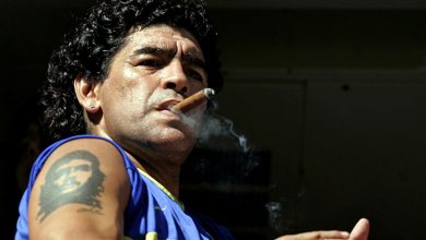 تصريحات غريبة ومثيرة فجرها مقربون من مارادونا.. وقصة اختطاف كائنات فضائية له