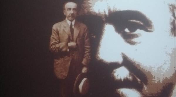 شوقي الآخر.. كتاب يتناول سيرة أمير الشعراء لـ أحمد عنتر مصطفى عن هيئة الكتاب